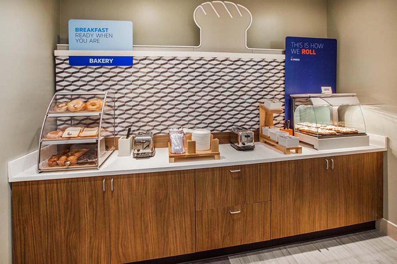 Holiday Inn Express & Suites - Union City By Ihg Luaran gambar